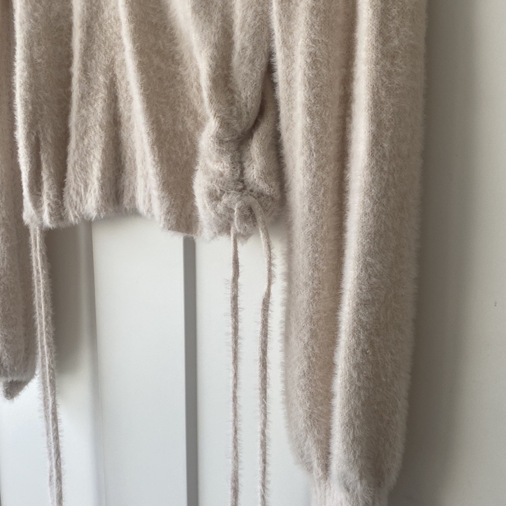 Sweater - Picture 4 of 4